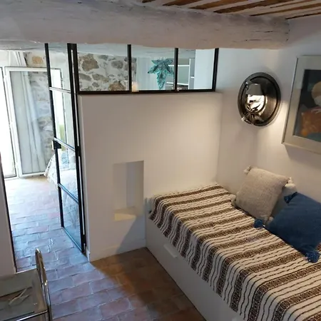 The Magical Of The Cap And The Old Holiday home Antibes